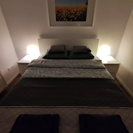 Apartmán Fully Equipped, Comfortable And Modern With A Balcony, Very Close To The Center, Garage Available In The Building