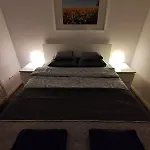 Apartment Fully Equipped, Comfortable And Modern With A Balcony, Very Close To The Center, Garage Available In The Building