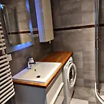 Fully Equipped, Comfortable And Modern With A Balcony, Very Close To The Center, Garage Available In The Building * Krakow