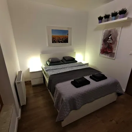 Fully Equipped, Comfortable And Modern With A Balcony, Very Close To The Center, Garage Available In The Building *